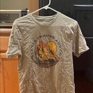 Levi's T Shirt Tee Levi Strauss Graphic Tea Leaf Tee  Size Medium